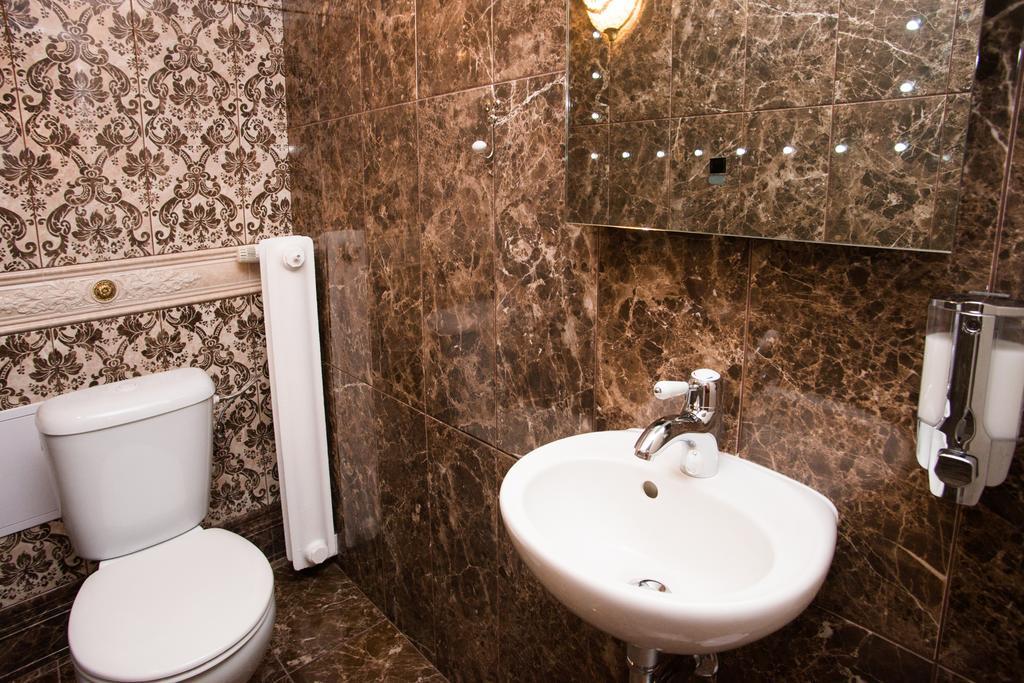 Art Apartments Celakovskeho Sady Prag Exteriör bild